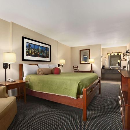 Travelodge By Wyndham New Orleans Harvey Hotel Bagian luar foto