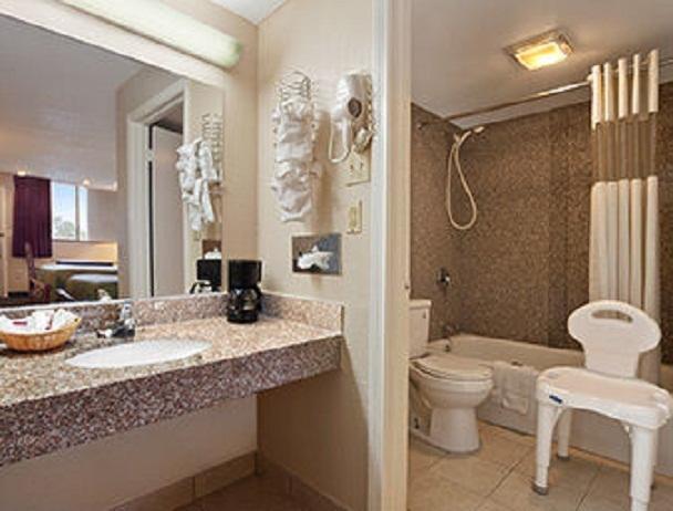 Travelodge By Wyndham New Orleans Harvey Hotel Bagian luar foto